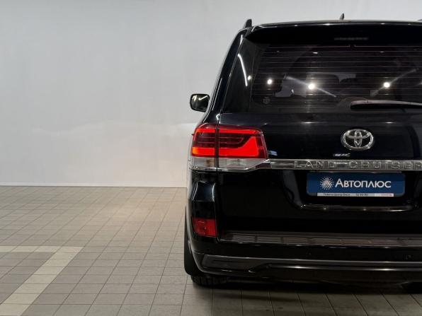Toyota Land Cruiser 200 Series Рестайлинг 2 с пробегом 2017 года, цена 6 900 000 рублей, 137000 км, внедорожник, Автокод Объявления