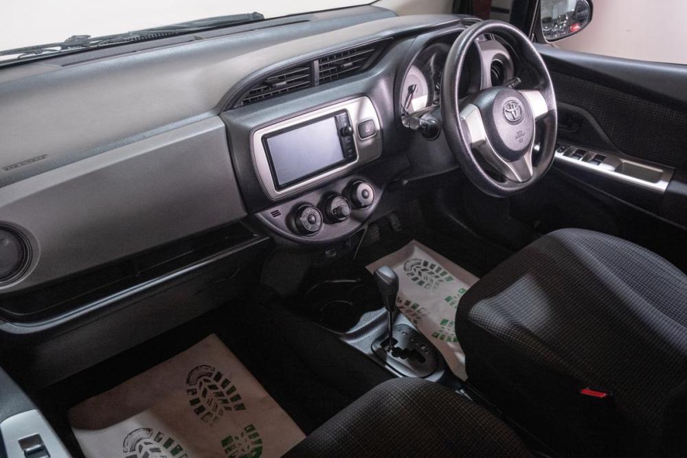 Toyota Vitz III (XP130) Томск  - изображение 16