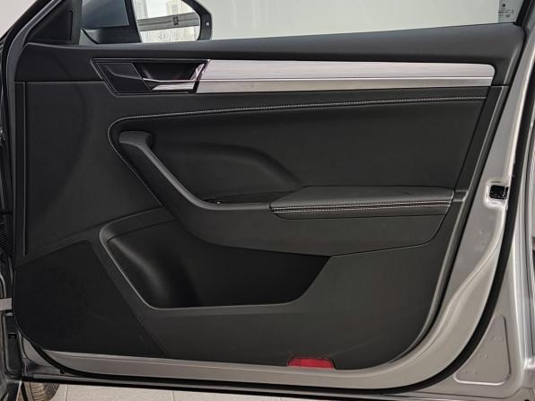 Skoda Superb III Рестайлинг с пробегом 2024 года, цена 3 000 000 рублей, 8465 км, лифтбек, Автокод Объявления