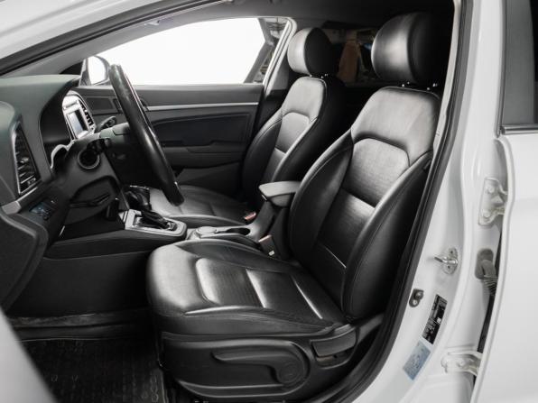 Hyundai Elantra VI (AD) с пробегом 2017 года, цена 1 568 000 рублей, 111538 км, седан, Автокод Объявления