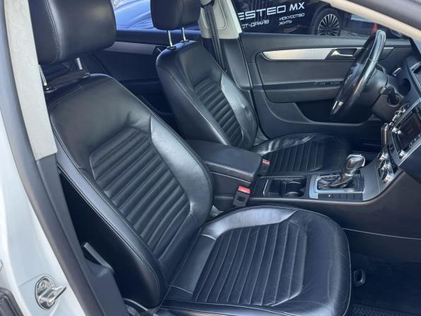 Volkswagen Passat B7 с пробегом 2012 года, цена 1 079 000 рублей, 216312 км, седан, Автокод Объявления