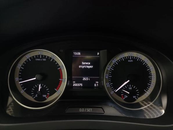 Skoda Rapid I с пробегом 2016 года, цена 880 000 рублей, 200400 км, лифтбек, Автокод Объявления