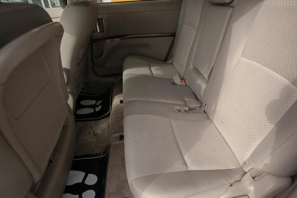 Toyota ISis I Рестайлинг Иркутск  - изображение 15
