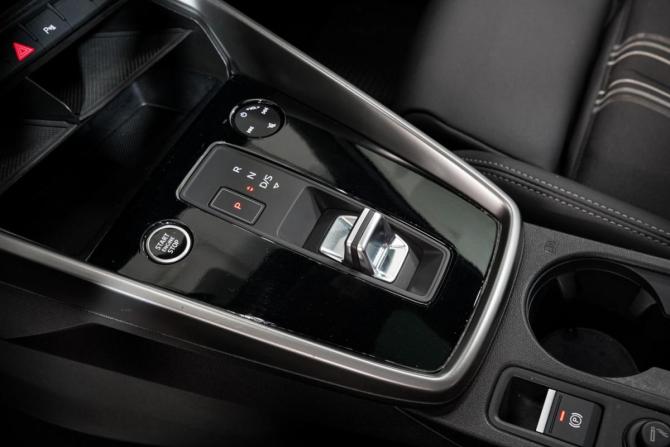 Audi A3 IV (8Y) с пробегом 2021 года, цена 3 150 000 рублей, 28240 км, хэтчбек, Автокод Объявления