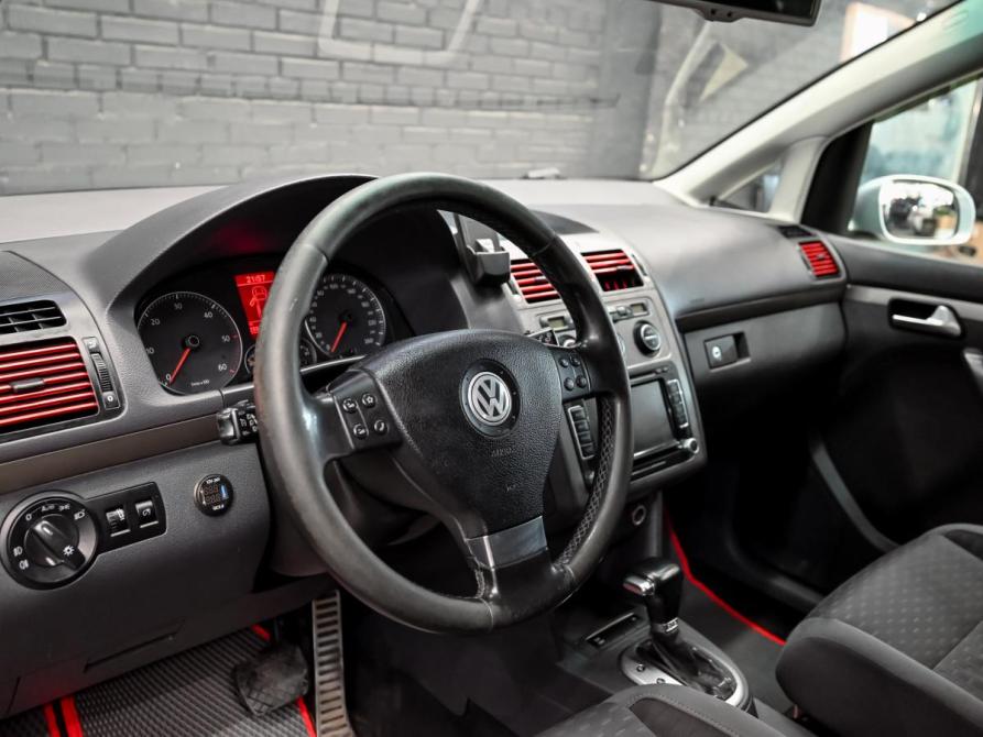 Volkswagen Touran I Рестайлинг Екатеринбург  - изображение 13