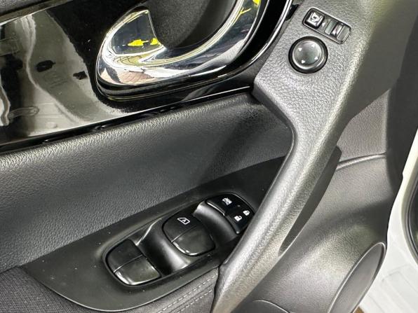 Nissan Qashqai II с пробегом 2018 года, цена 1 599 000 рублей, 150115 км, внедорожник, Автокод Объявления
