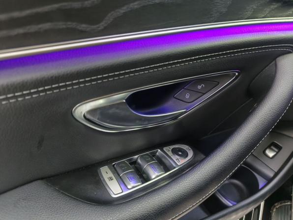 Mercedes-Benz E-Класс V (W213 S213 C238) Рестайлинг с пробегом 2021 года, цена 5 100 000 рублей, 24682 км, седан, Автокод Объявления