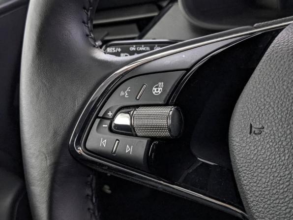 Skoda Rapid II с пробегом 2022 года, цена 2 140 000 рублей, 25059 км, лифтбек, Автокод Объявления