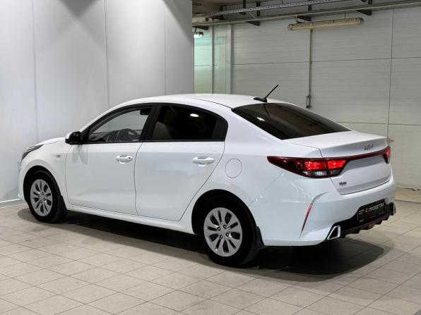 Kia Rio IV Рестайлинг с пробегом 2021 года, цена 1 790 000 рублей, 68001 км, седан, Автокод Объявления