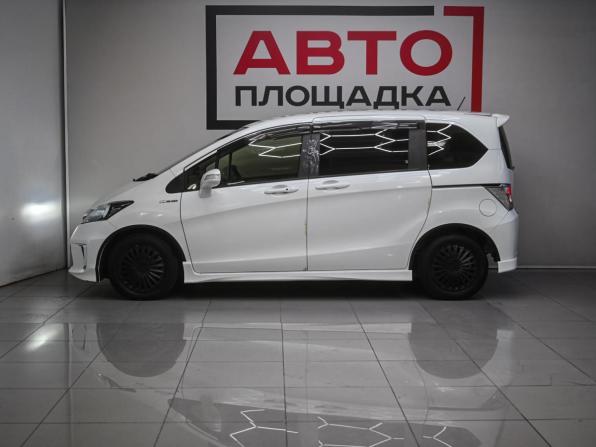 Honda Freed I Рестайлинг 2 с пробегом 2014 года, цена 1 299 000 рублей, 130716 км, компактвэн, Автокод Объявления
