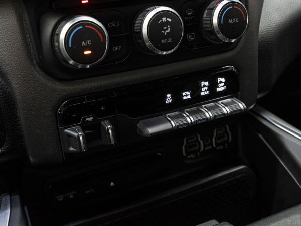 Ram 1500 V с пробегом 2019 года, цена 6 850 000 рублей, 71243 км, пикап, Автокод Объявления