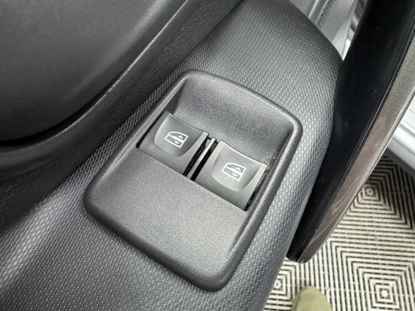 Renault Sandero II Рестайлинг с пробегом 2022 года, цена 1 590 000 рублей, 18632 км, хэтчбек, Автокод Объявления