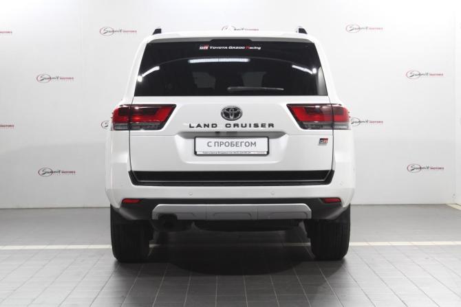 Toyota Land Cruiser 300 Series с пробегом 2023 года, цена 11 900 000 рублей, 6204 км, внедорожник, Автокод Объявления