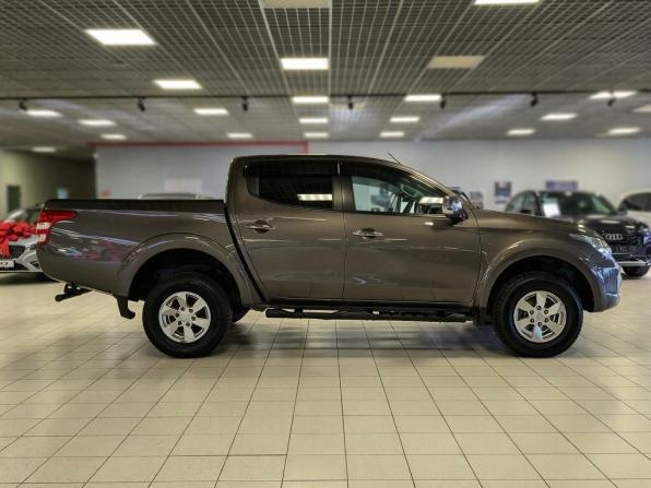 Mitsubishi L200 V с пробегом 2016 года, цена 2 299 500 рублей, 120000 км, пикап, Автокод Объявления