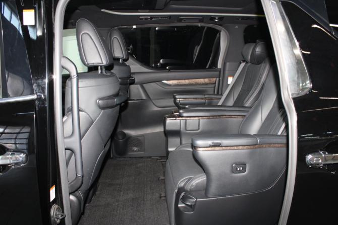Toyota Alphard III Рестайлинг с пробегом 2021 года, цена 5 700 000 рублей, 80903 км, минивэн, Автокод Объявления