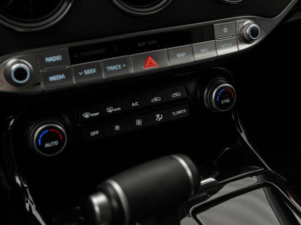 Kia Stinger I с пробегом 2019 года, цена 2 850 000 рублей, 10254 км, лифтбек, Автокод Объявления