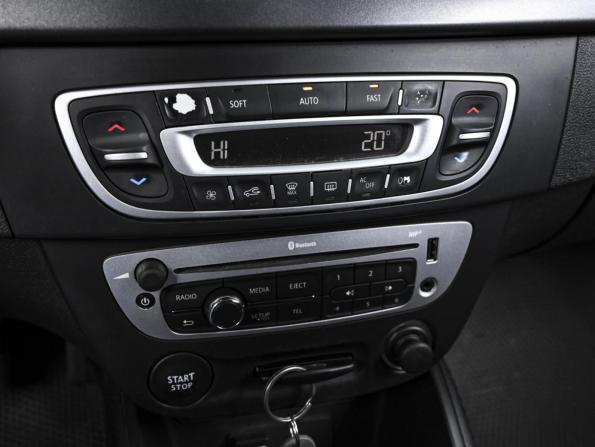 Renault Fluence I Рестайлинг с пробегом 2014 года, цена 849 000 рублей, 158475 км, седан, Автокод Объявления