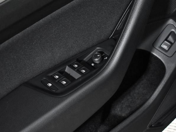 Volkswagen Passat B8 с пробегом 2017 года, цена 1 629 000 рублей, 202734 км, седан, Автокод Объявления