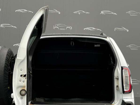 Lada (ВАЗ) Niva Travel I с пробегом 2023 года, цена 1 138 200 рублей, 33747 км, внедорожник, Автокод Объявления