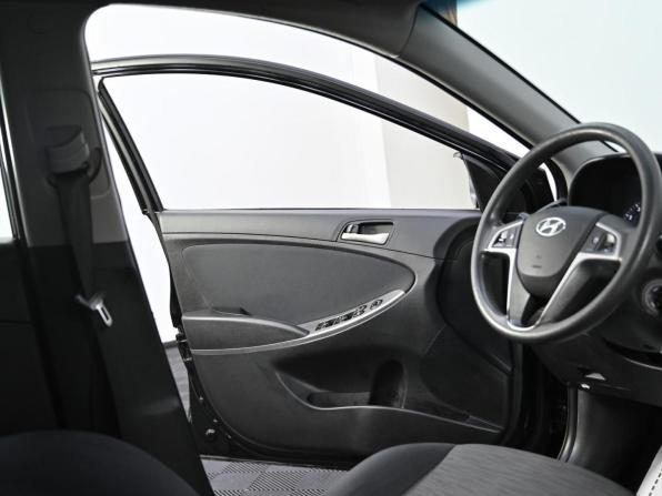 Hyundai Solaris I Рестайлинг с пробегом 2015 года, цена 799 000 рублей, 103000 км, седан, Автокод Объявления