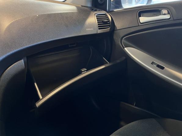 Hyundai Solaris I с пробегом 2012 года, цена 675 000 рублей, 168172 км, седан, Автокод Объявления