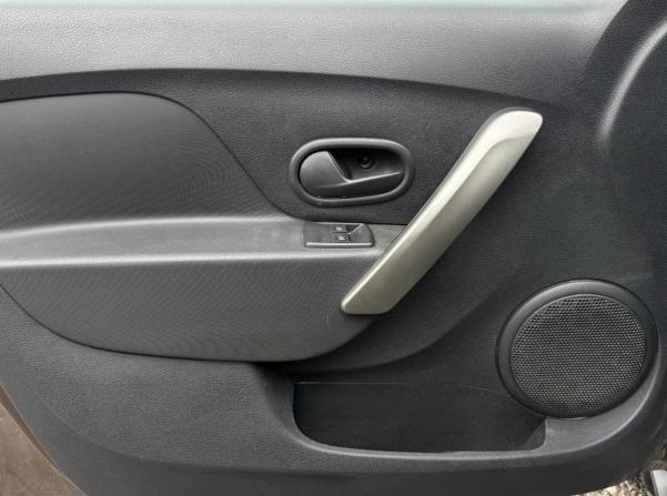 Renault Logan II Рестайлинг с пробегом 2021 года, цена 995 000 рублей, 116797 км, седан, Автокод Объявления