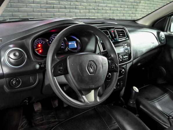 Renault Logan II с пробегом 2015 года, цена 440 000 рублей, 368390 км, седан, Автокод Объявления