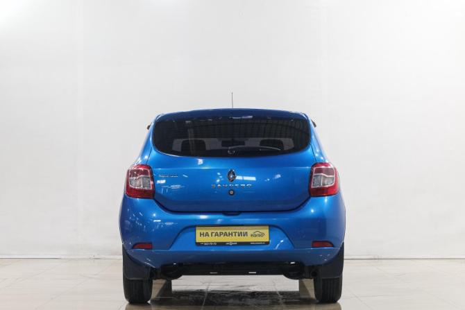 Renault Sandero II с пробегом 2015 года, цена 899 000 рублей, 150000 км, хэтчбек, Автокод Объявления