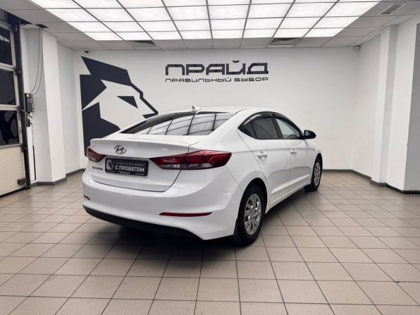 Hyundai Elantra VI (AD) с пробегом 2018 года, цена 1 599 000 рублей, 150000 км, седан, Автокод Объявления