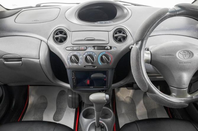 Toyota Vitz I (P10) с пробегом 2000 года, цена 349 000 рублей, 299000 км, хэтчбек, Автокод Объявления