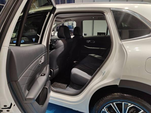 Новый Geely EX5 EM-i 2026 года, цена 3 974 990 рублей, внедорожник, Автокод Объявления