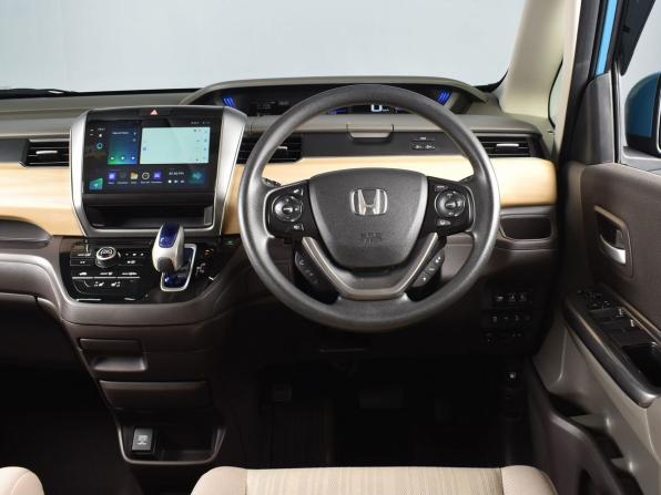 Honda Freed II с пробегом 2017 года, цена 1 364 995 рублей, 203833 км, компактвэн, Автокод Объявления