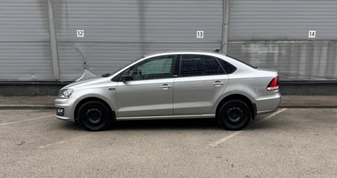 Volkswagen Polo V Рестайлинг с пробегом 2017 года, цена 929 000 рублей, 195640 км, седан, Автокод Объявления