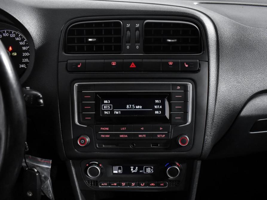 Volkswagen Polo V Рестайлинг Санкт-Петербург  - изображение 17