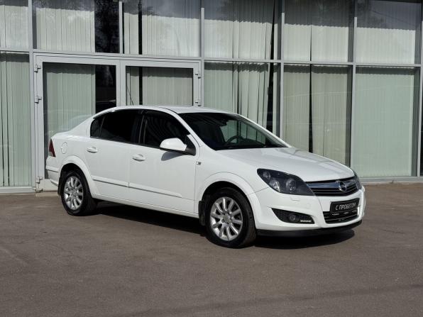 Opel Astra H Рестайлинг с пробегом 2012 года, цена 650 000 рублей, 274509 км, седан, Автокод Объявления