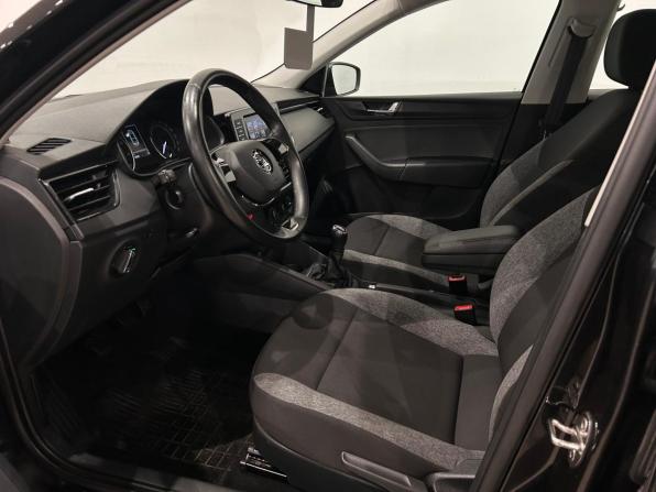Skoda Rapid II с пробегом 2021 года, цена 1 559 000 рублей, 35587 км, лифтбек, Автокод Объявления