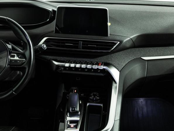 Peugeot 3008 II с пробегом 2018 года, цена 1 715 000 рублей, 174174 км, внедорожник, Автокод Объявления