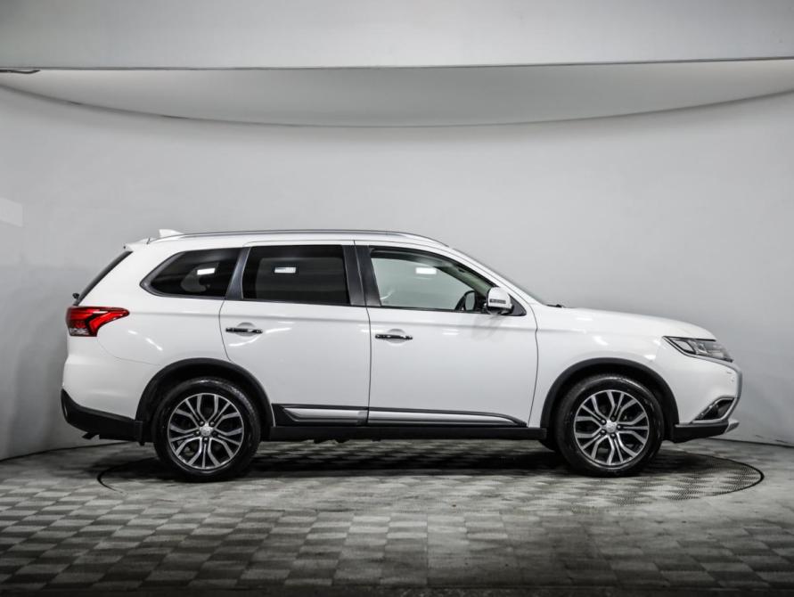 Mitsubishi Outlander III Рестайлинг 3 Санкт-Петербург  - изображение 4