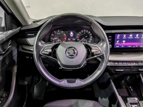 Skoda Octavia IV (A8) с пробегом 2021 года, цена 2 450 000 рублей, 79688 км, лифтбек, Автокод Объявления