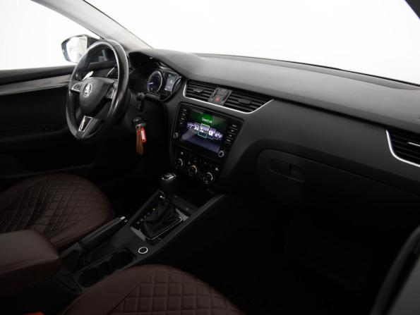Skoda Octavia III (A7) Рестайлинг с пробегом 2018 года, цена 1 799 000 рублей, 106000 км, лифтбек, Автокод Объявления