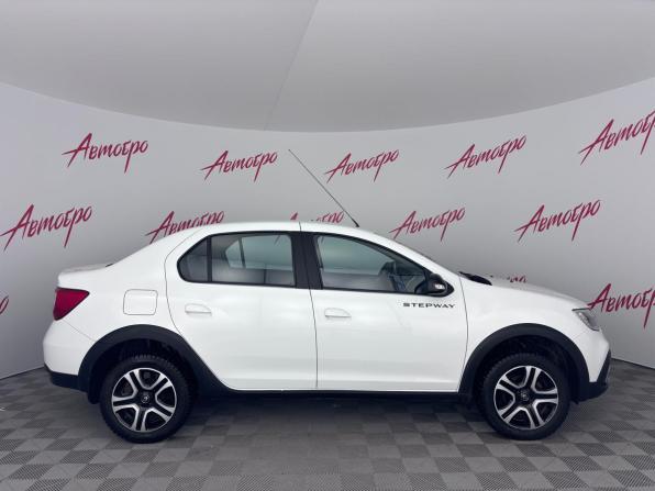Renault Logan II Рестайлинг с пробегом 2022 года, цена 1 390 000 рублей, 43555 км, седан, Автокод Объявления