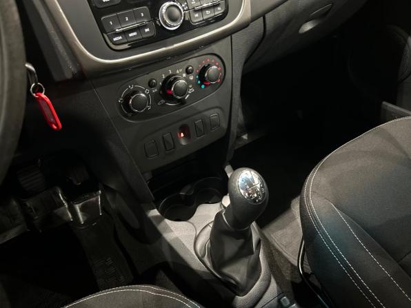 Renault Logan II с пробегом 2017 года, цена 649 000 рублей, 194480 км, седан, Автокод Объявления
