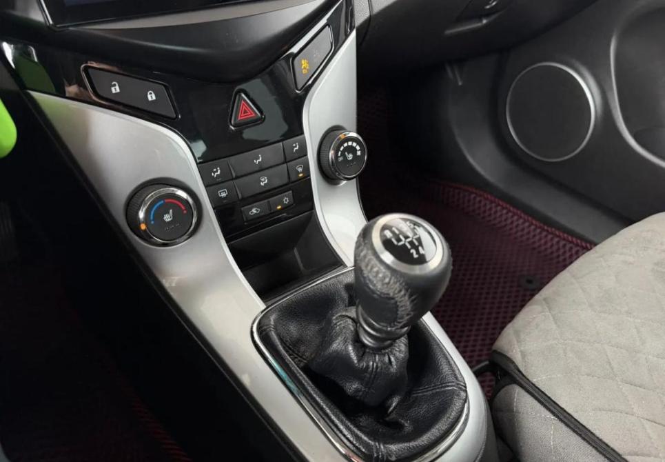 Chevrolet Cruze I Рестайлинг Киров  - изображение 19