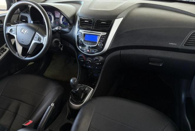 Hyundai Solaris I с пробегом 2013 года, цена 690 000 рублей, 153211 км, хэтчбек, Автокод Объявления