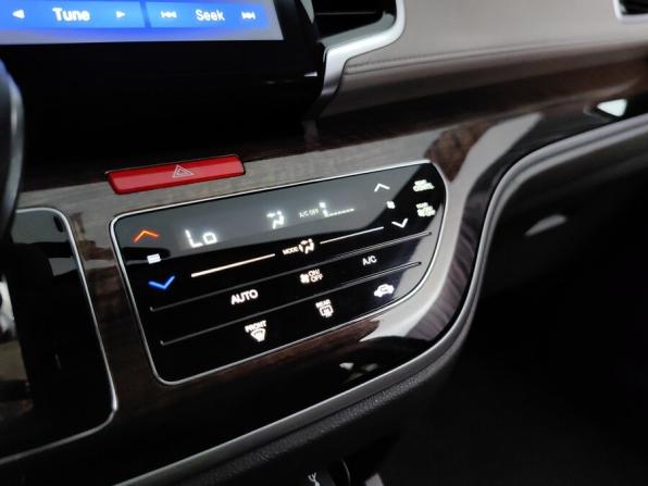 Honda Odyssey V Рестайлинг с пробегом 2020 года, цена 2 990 000 рублей, 182000 км, минивэн, Автокод Объявления