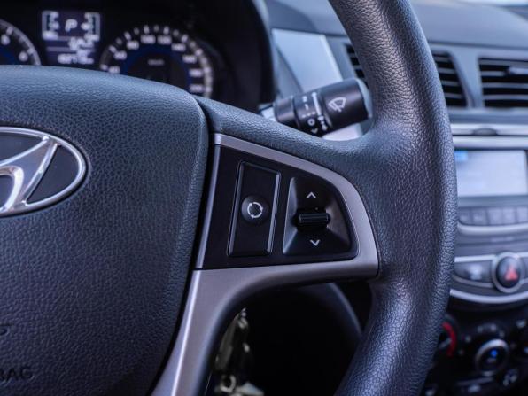 Hyundai Solaris I Рестайлинг с пробегом 2015 года, цена 1 029 000 рублей, 182713 км, седан, Автокод Объявления