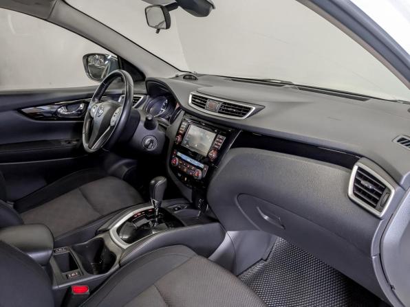 Nissan Qashqai II с пробегом 2017 года, цена 1 370 000 рублей, 120605 км, внедорожник, Автокод Объявления