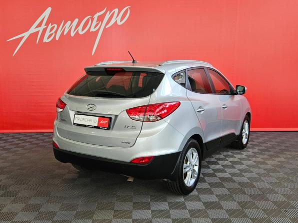 Hyundai ix35 I с пробегом 2012 года, цена 940 000 рублей, 248996 км, внедорожник, Автокод Объявления
