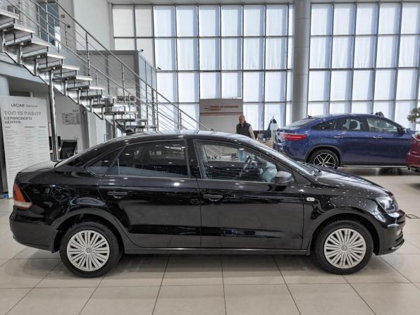 Volkswagen Polo V Рестайлинг с пробегом 2017 года, цена 1 099 000 рублей, 76874 км, седан, Автокод Объявления