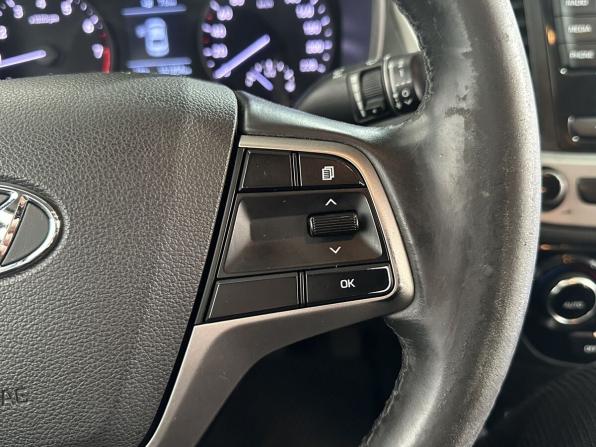 Hyundai Solaris II с пробегом 2017 года, цена 1 180 000 рублей, 151000 км, седан, Автокод Объявления